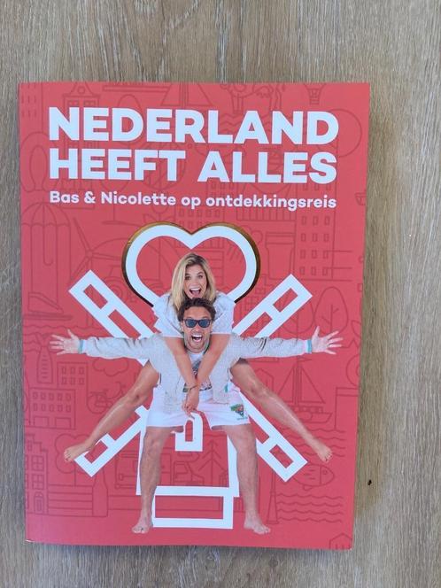 Te koop: Nederland heeft alles - Bas Smit /Nicolette van Dam, Boeken, Reisgidsen, Nieuw, Benelux, Overige merken, Ophalen of Verzenden