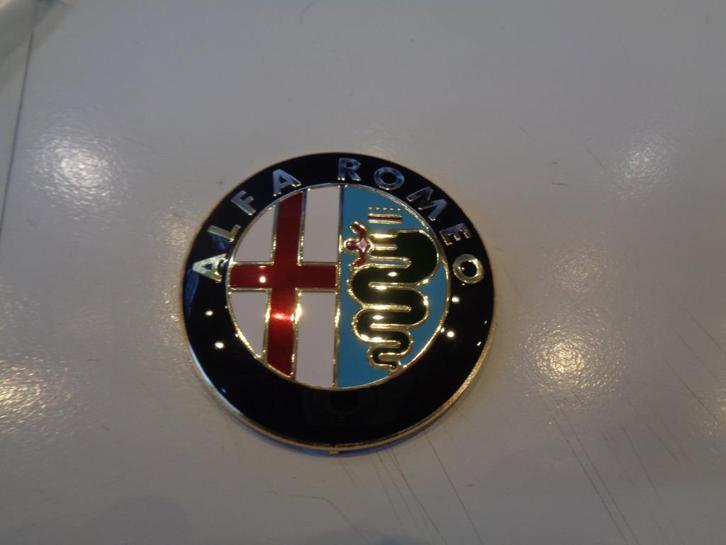 Originele emblemen Alfa Romeo meerdere types op voorraad, Auto-onderdelen, Overige Auto-onderdelen, Alfa Romeo, Nieuw, Ophalen