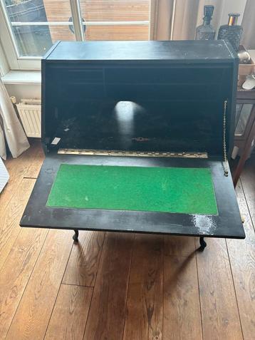Secretaire Bureau beschikbaar voor biedingen