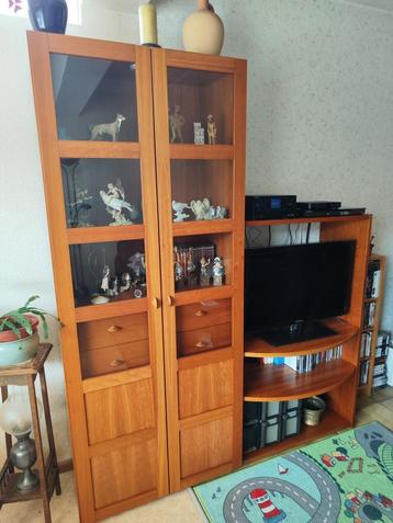 Tv-meubel met kast beschikbaar voor biedingen