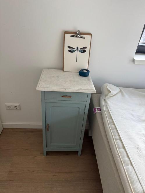 Twee vintage/ antieke Nachtkastjes met Marmeren Blad, Huis en Inrichting, Slaapkamer | Nachtkastjes, Gebruikt, Minder dan 55 cm