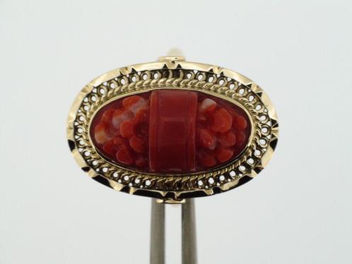 Geelgouden ring met ovaal geslepen bloedkoraal, Sieraden, Tassen en Uiterlijk, Ringen, Gebruikt, Dame, 18 tot 19, Geel, Goud, Ophalen of Verzenden