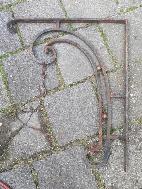Smeedijzer muurhaak wandhaak.
Antiek brocante barok, Tuin en Terras, Tuinwanddecoratie, Zo goed als nieuw, Ophalen