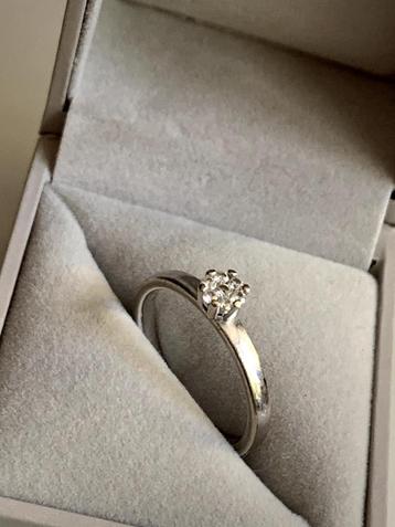 CHRIST diamonds 14 kt. gouden ring met 7 briljanten + certif beschikbaar voor biedingen