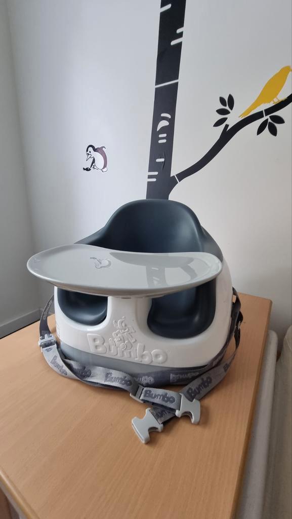 Bumbo Kinderstoeltje met blad, Kinderen en Baby's, Kinderstoelen, Gebruikt, Overige typen, Afneembaar eetblad, Gordel(s), Ophalen