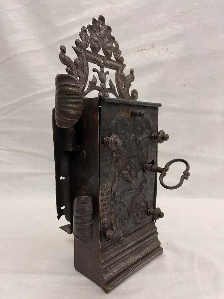 Antiek Slot 18e Eeuws inclusief Sleutel, Antiek en Kunst, Antiek | Overige Antiek, Ophalen of Verzenden