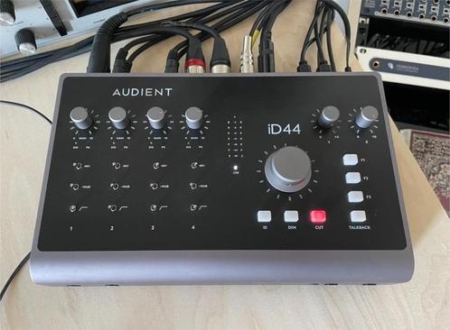 Audient ID44 mk2, Audio, Tv en Foto, Professionele Audio-, Tv- en Video-apparatuur, Zo goed als nieuw, Audio, Ophalen of Verzenden