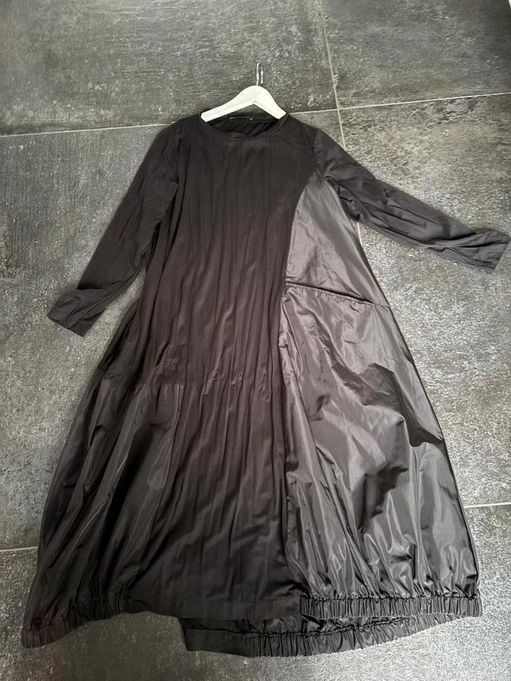 Jurerê ballon jurk maat L zwart, Kleding | Dames, Jurken, Zo goed als nieuw, Maat 38/40 (M), Zwart, Onder de knie, Verzenden