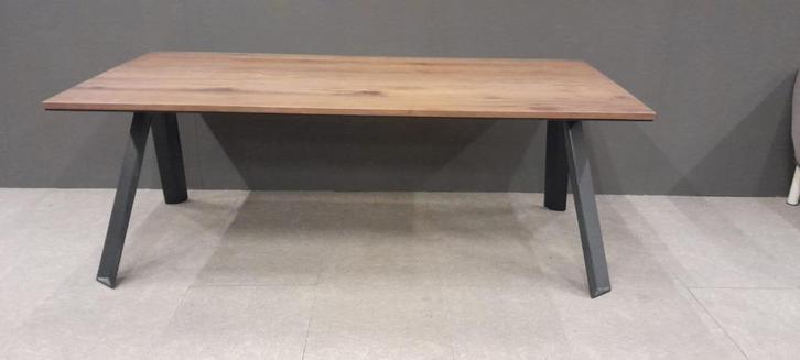 Eettafel Happy@Home Janella 210cm met metalen poten €500,-, Huis en Inrichting, Lampen | Vloerlampen, Nieuw, Minder dan 100 cm