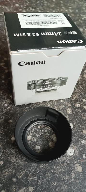 Canon EFS 24mm f2.8 doos en zonnekap beschikbaar voor biedingen