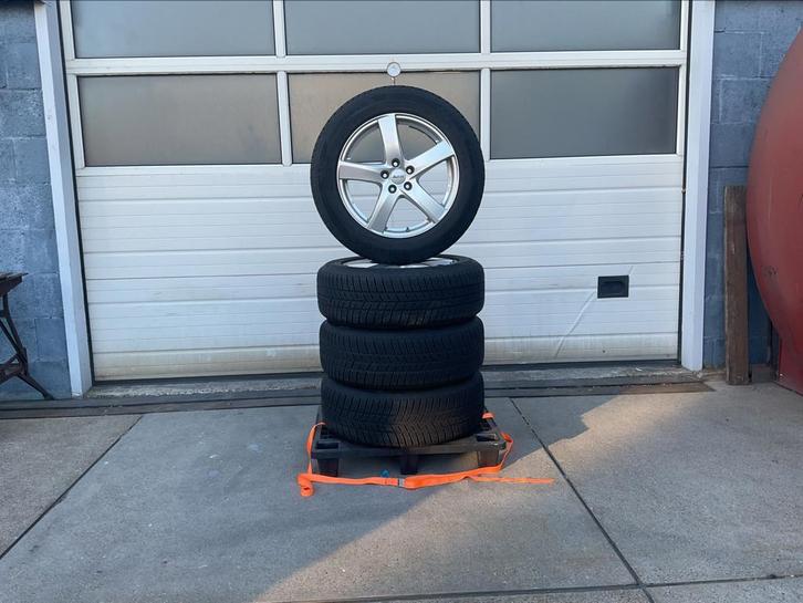 Ford - Kuga 3.  M + S.  Winterset.  225 - 60 - 18., Auto-onderdelen, Banden en Velgen, Banden en Velgen, Winterbanden, 18 inch