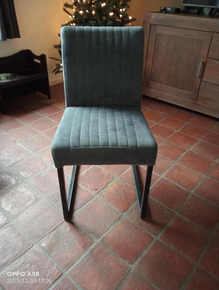 6 Grijze eetkamerstoel met metalen frame 35 euro per stoel, Huis en Inrichting, Stoelen, Zo goed als nieuw, Eén, Metaal, Stof
