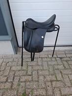Bates dressuurzadel 17.5 inch, Dressuur, Ophalen of Verzenden, Zo goed als nieuw