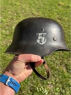 Prachtige m42 Duitse helm met decal rechterkant, Verzamelen, Ophalen of Verzenden, Duitsland, Helm of Baret