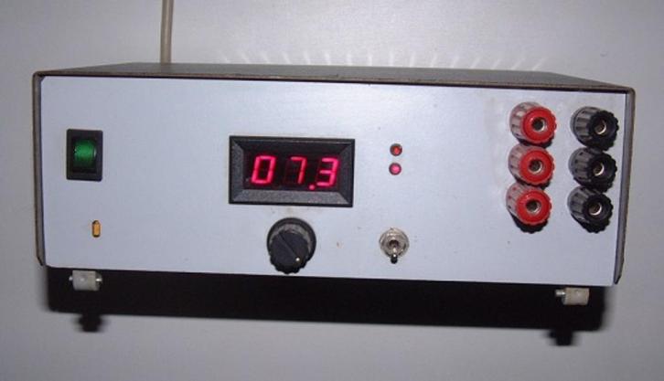 Voeding Regelbaar 7,3 Volt T/M 15 Volt, Hobby en Vrije tijd, Elektronica-componenten, Gebruikt, Ophalen of Verzenden