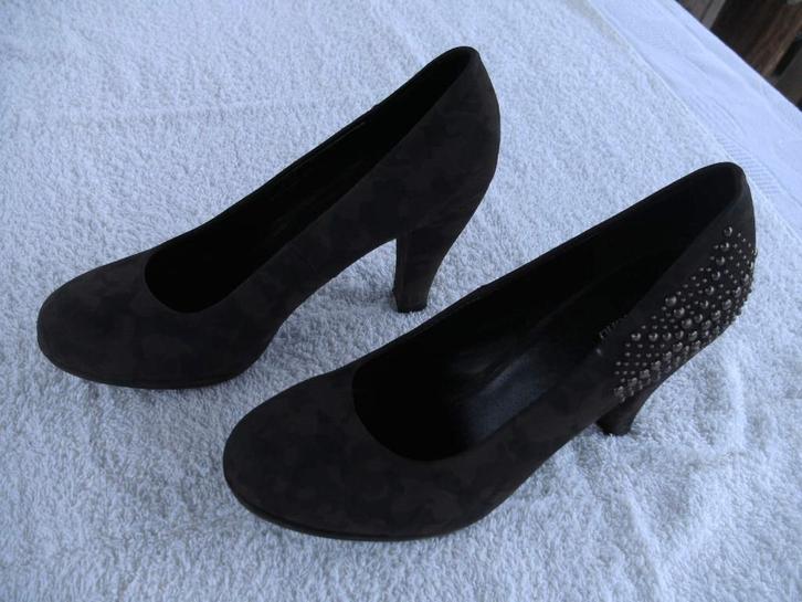Donkerbruine pumps. Merk: Graceland. Maat 38., Kleding | Dames, Schoenen, Zo goed als nieuw, Pumps, Bruin, Ophalen of Verzenden