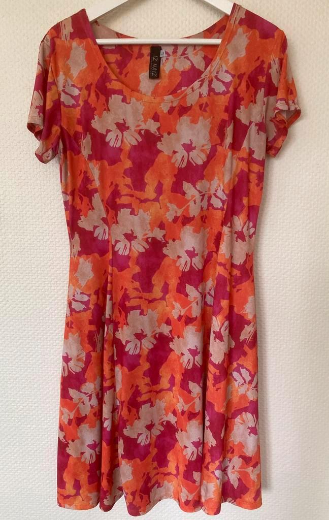 IZ NAIZ Oranje Gebloemd Jurkje Maat L, Kleding | Dames, Jurken, Zo goed als nieuw, Maat 42/44 (L), Oranje, Knielengte, Verzenden