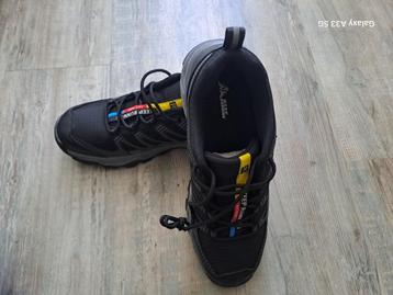 Wandelschoenen beschikbaar voor biedingen