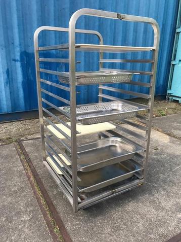 diverse RVS keuken trolley / RVS Serveerwagen beschikbaar voor biedingen