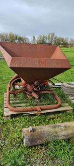 Oude kunstmeststrooier - Opknapper/Oud IJzer, Dieren en Toebehoren, Ophalen