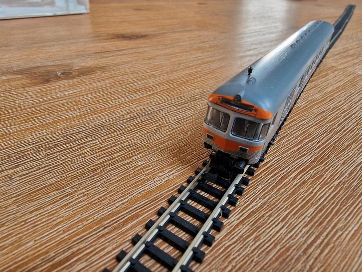 Deutsche Bahnhof treinwagons met koploper., Hobby en Vrije tijd, Modeltreinen | N-Spoor, Zo goed als nieuw, Locomotief, Gelijkstroom