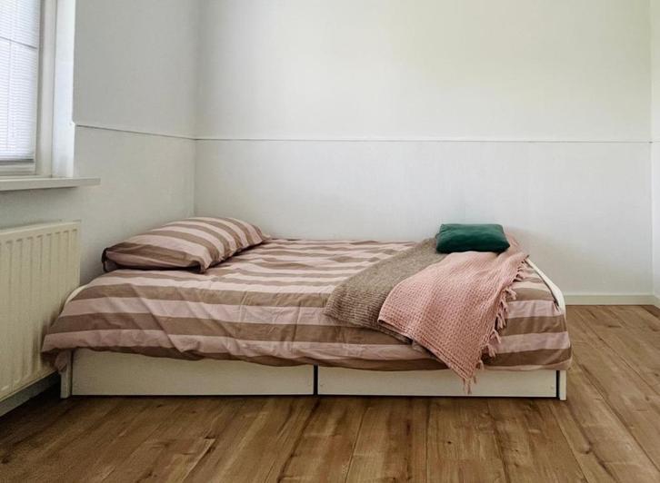 Leuk eenpersoonsbed met lades, Huis en Inrichting, Slaapkamer | Bedden, Gebruikt, Eenpersoons, 90 cm, 200 cm, Hout, Wit, Ophalen