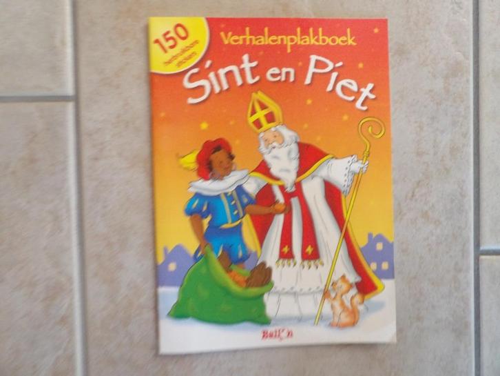 3 SINTERKLAAS lees of voorleesboek met ingeplakte plaatjes, Diversen, Sinterklaas, Zo goed als nieuw, Ophalen of Verzenden