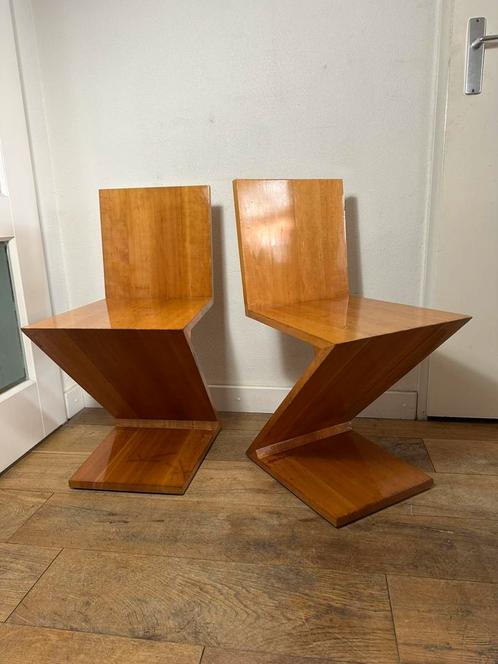 2 originele vintage Zig Zag stoelen Gerrit Rietveld Cassina, Huis en Inrichting, Stoelen, Gebruikt, Twee, Hout, Ophalen of Verzenden