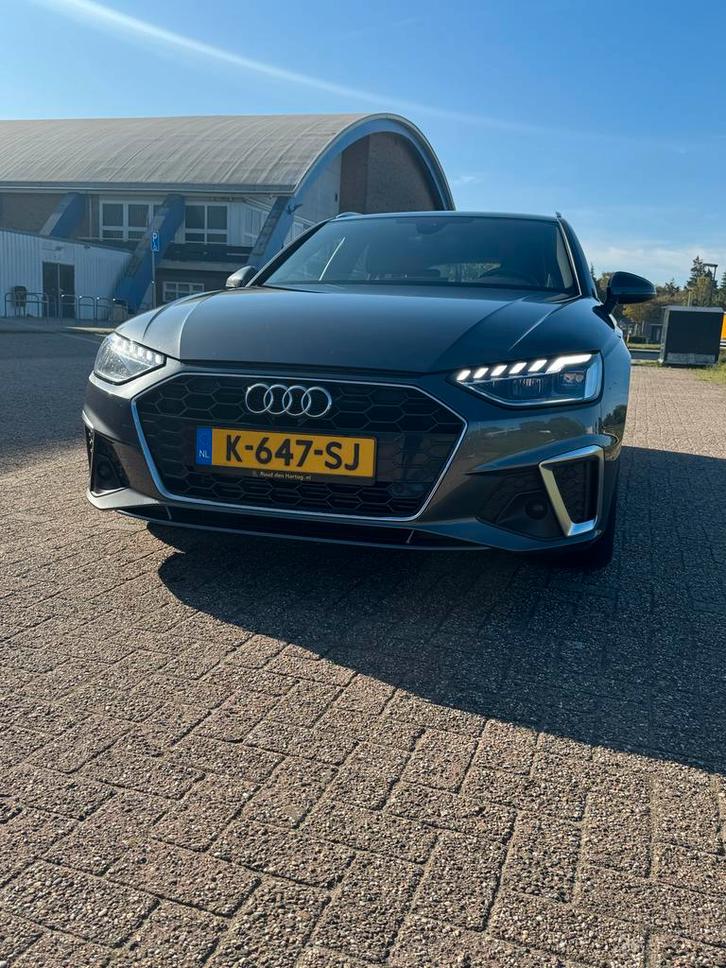 Audi A4 35 Tfsi 150pk S Tronic 2021 Grijs 3 x S Line, Auto's, Audi, Particulier, A4, ABS, Achteruitrijcamera, Adaptieve lichten