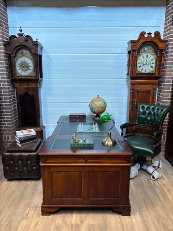 Engels bureau massief mahoniehout groen leer beschikbaar voor biedingen