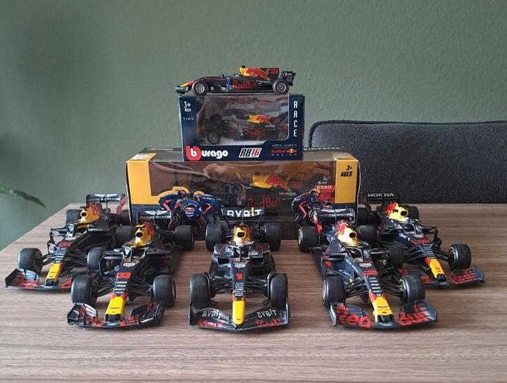 ️ Red Bull Racing F1 modelauto's, Hobby en Vrije tijd, Modelauto's | 1:24, Zo goed als nieuw, Auto, Bburago, Ophalen of Verzenden