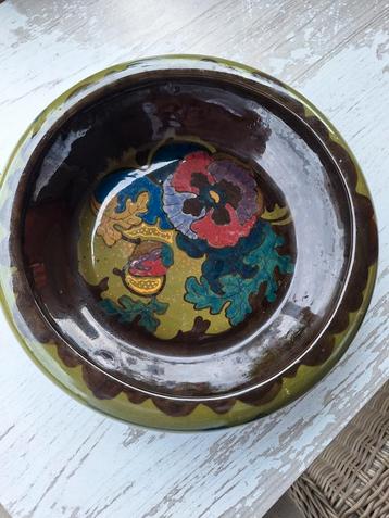 Schaal uit 1925 van plateelfabriek Gelria in Arnhem beschikbaar voor biedingen