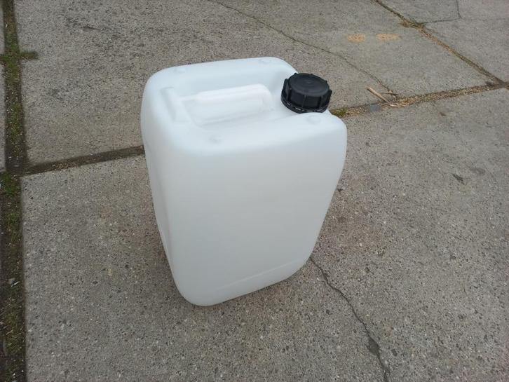 Witte kunststof jerrycans 20L – schoon – meerdan 100 stuks, Tuin en Terras, Regentonnen, Nieuw, Kunststof, Minder dan 75 liter