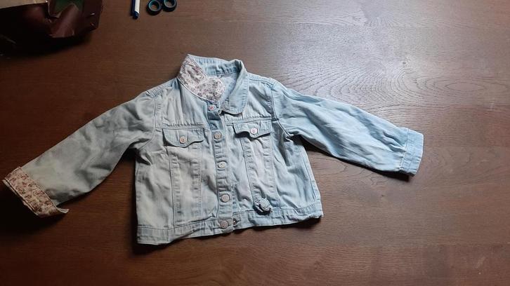 Leuk spijkerjasje, Kinderen en Baby's, Kinderkleding | Maat 92, Gebruikt, Meisje, Jas, Ophalen of Verzenden