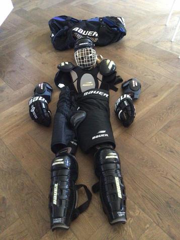 Complete ijshockey uitrusting beschikbaar voor biedingen