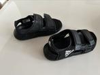 Zwarte Adidas altaswim sandalen maat 26, Schoenen, Jongen, Gebruikt, Ophalen of Verzenden