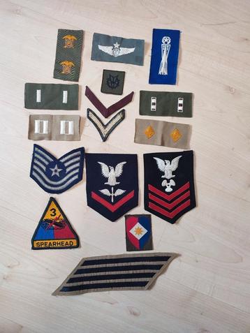 Militaire badges diverse beschikbaar voor biedingen