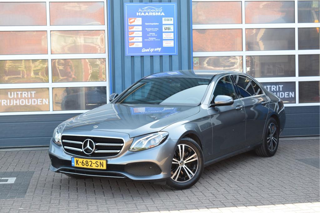 Mercedes-Benz E-Klasse 200 Advantage Trekhaak Automaat Navi, Auto's, Mercedes-Benz, Automaat, Lichtsensor, Gebruikt, Bedrijf