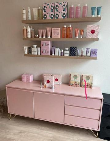 Dressoir “Elona” beschikbaar voor biedingen