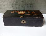 antiek lakdoos uit japan met verfijne details, Ophalen of Verzenden