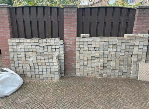 Gratis Klinkers voor bestrating of fundering, Tuin en Terras, Tegels en Klinkers, Gebruikt, Klinkers, Beton, 10 m² of meer, Ophalen