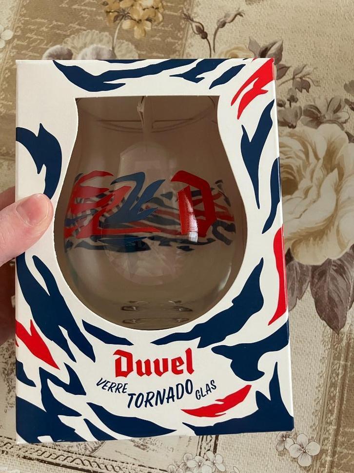 Duvel ' Tornado ' glas - Nieuw in doos, Verzamelen, Glas en Borrelglaasjes, Nieuw, Bierglas, Ophalen of Verzenden