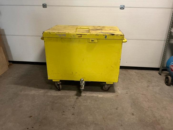 Trekker Bosbouw materiaalbak werkbank met cat. 2 aansluiting, Doe-het-zelf en Verbouw, Werkbanken, Zo goed als nieuw, Ophalen