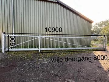 Ca 11m lange vrijdragende gegalvaniseerde Alura schuifpoort beschikbaar voor biedingen
