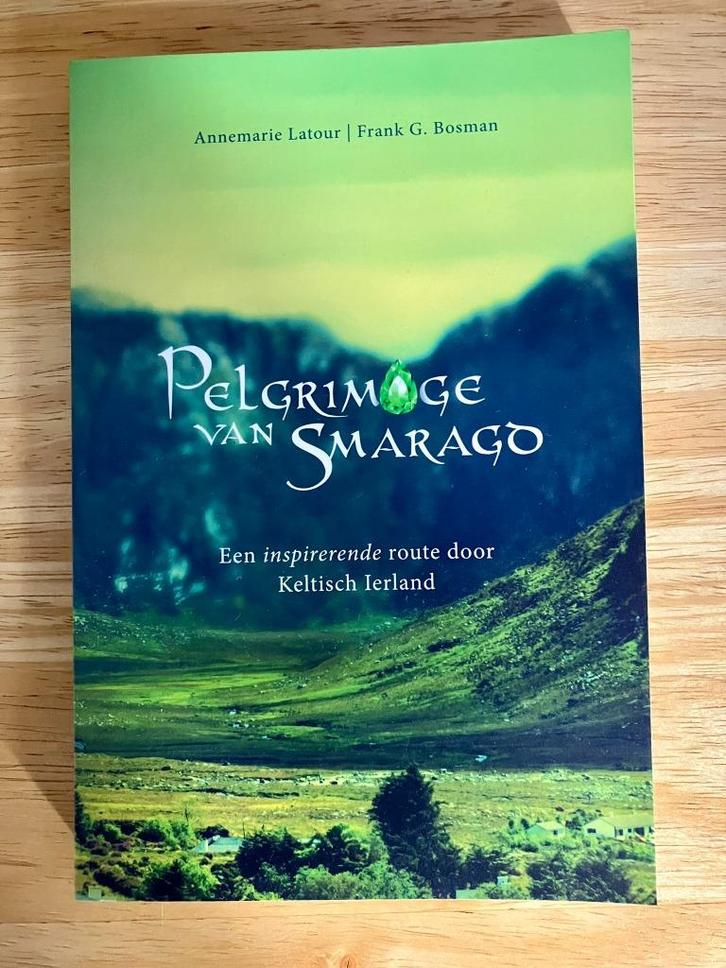 Pelgrimage van smaragd (reisgids Ierland) – Latour en Bosman, Boeken, Reisverhalen, Nieuw, Europa, Ophalen of Verzenden