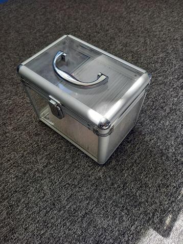 Opbergbox voor CD _ DVD ,s beschikbaar voor biedingen