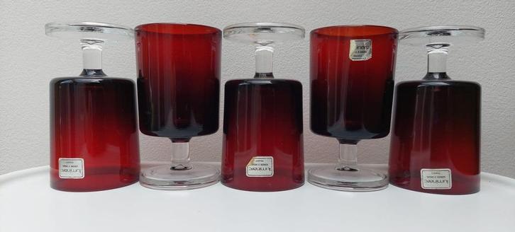 Nieuw Vintage 5 Luminarc Cavalier Rouge wijn glass, Huis en Inrichting, Keuken | Servies, Nieuw, Glas of Glazen, Overige stijlen
