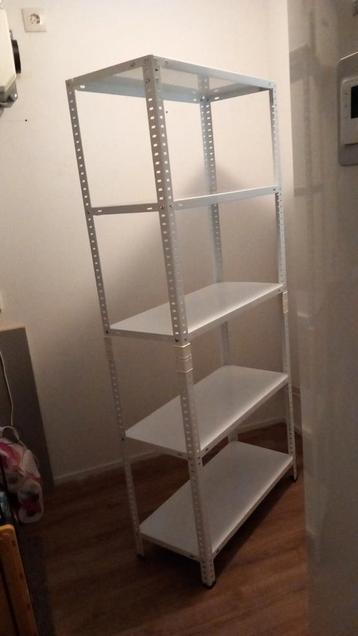 Stellingkast metaal. beschikbaar voor biedingen