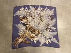Balenciaga lila zijden foulard met bloemenprint, Balenciaga, Ophalen of Verzenden, Sjaal, Zo goed als nieuw