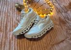 On Running Cloudmonster Lichtgrijs EU44, Kleding | Dames, Schoenen, On Running, Ophalen of Verzenden, Sneakers of Gympen, Grijs